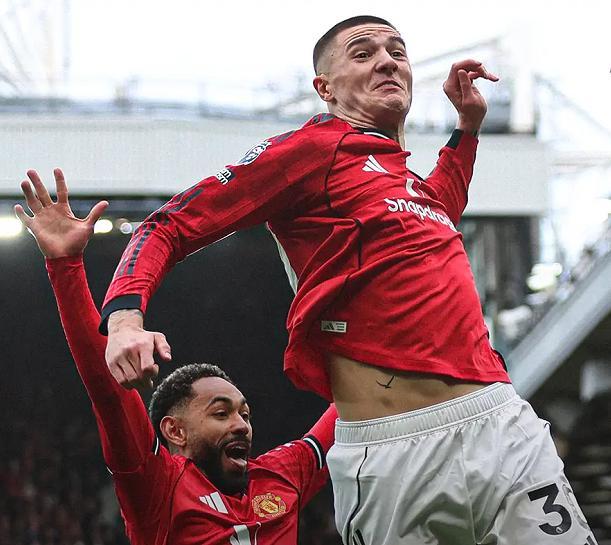 开云入口-足坛一夜动态！曼联复仇维拉，巴萨造5-2惨案，AC米兰吞赛季第3败